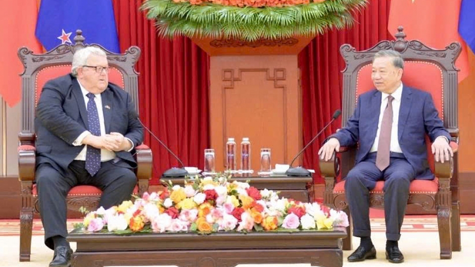 Party leader To Lam welcomes New Zealand House Speaker Gerry Brownlee